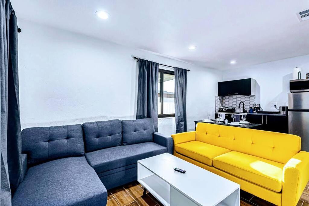 Phoenix Retreat - 1 Bedroom King Suite With 2 Smart Tvs - 10 Min From Airp - Unit B Extérieur photo